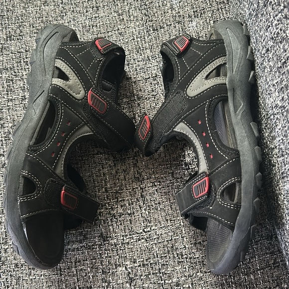 SOLD!!!!!!!! Rugged Outback Sandals - Picture 3 of 6